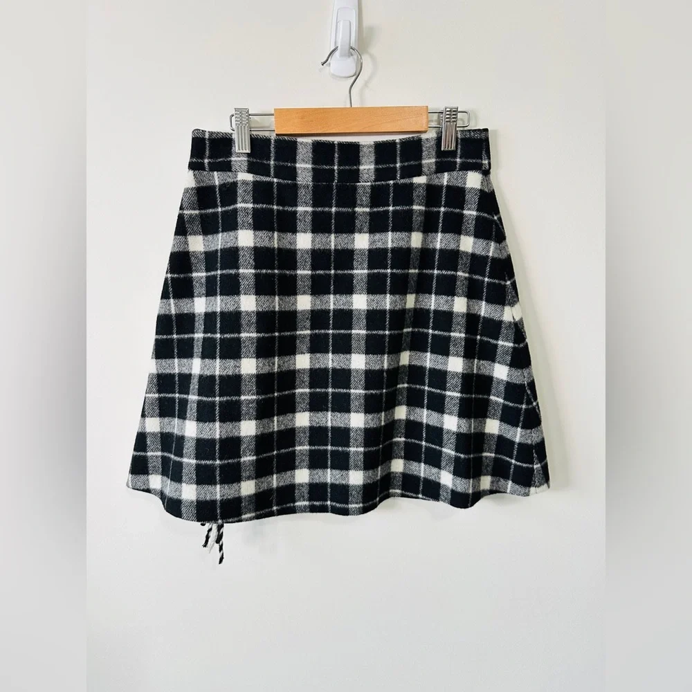 Kate Spade New York Rustic Mini Skirt With Cascading Fringe Size 2 NWOT